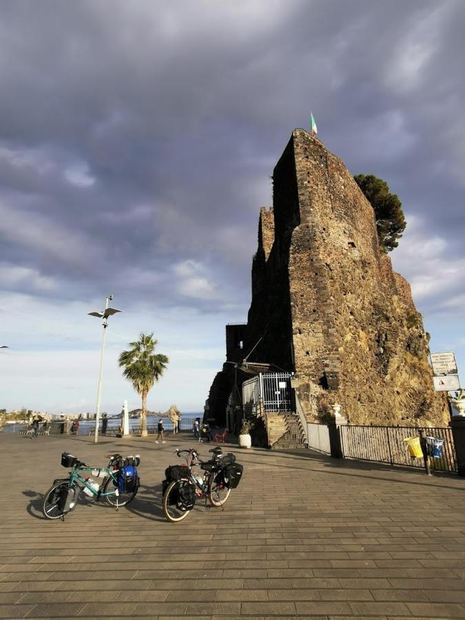 Ferienwohnung La Casa Di Ale Aci Castello Exterior foto